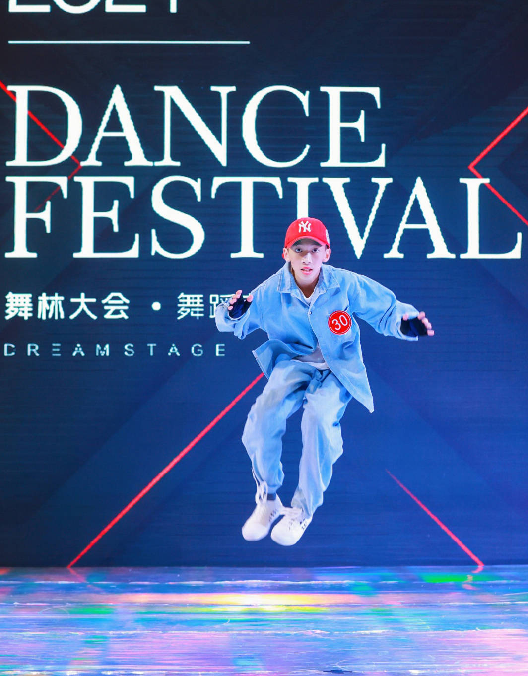 黄金对决，火爆比拼精彩纷呈的简单介绍