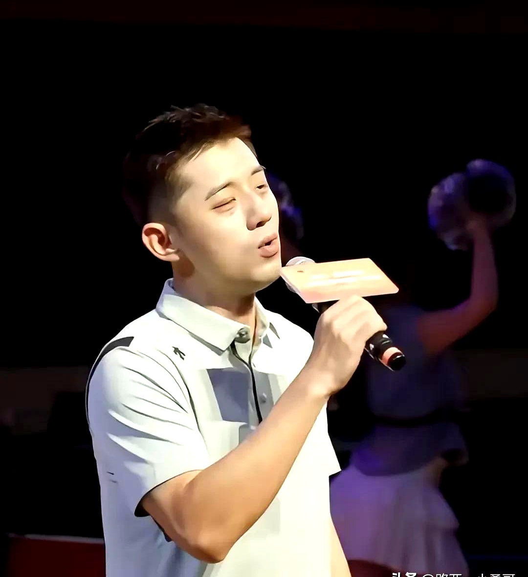 日本乒乓球队完胜波兰乒乓球队,张继科统治全场 日本乒乓球队完胜波兰乒乓球队,张继科统治全场