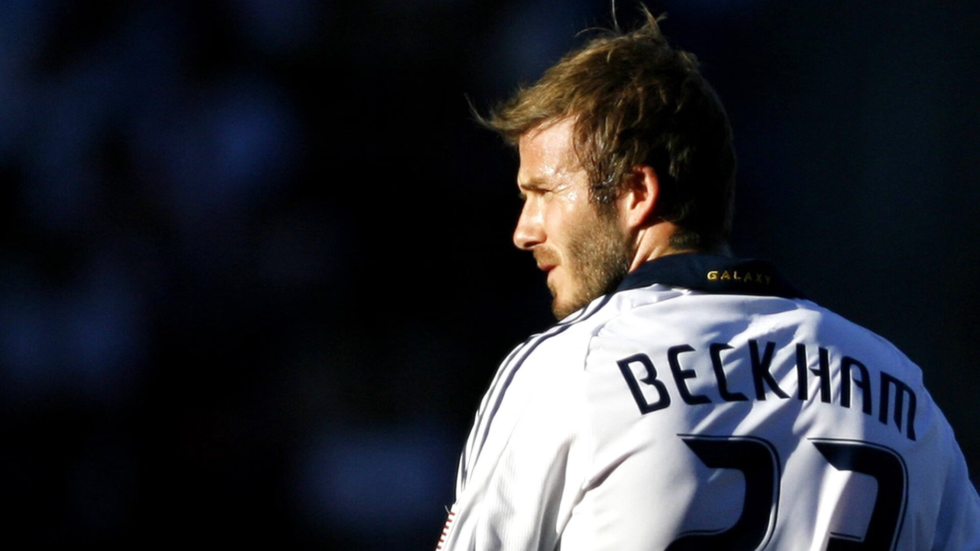 德甲争冠战之夜,爱德华兹在压力下完成救赎与爆发