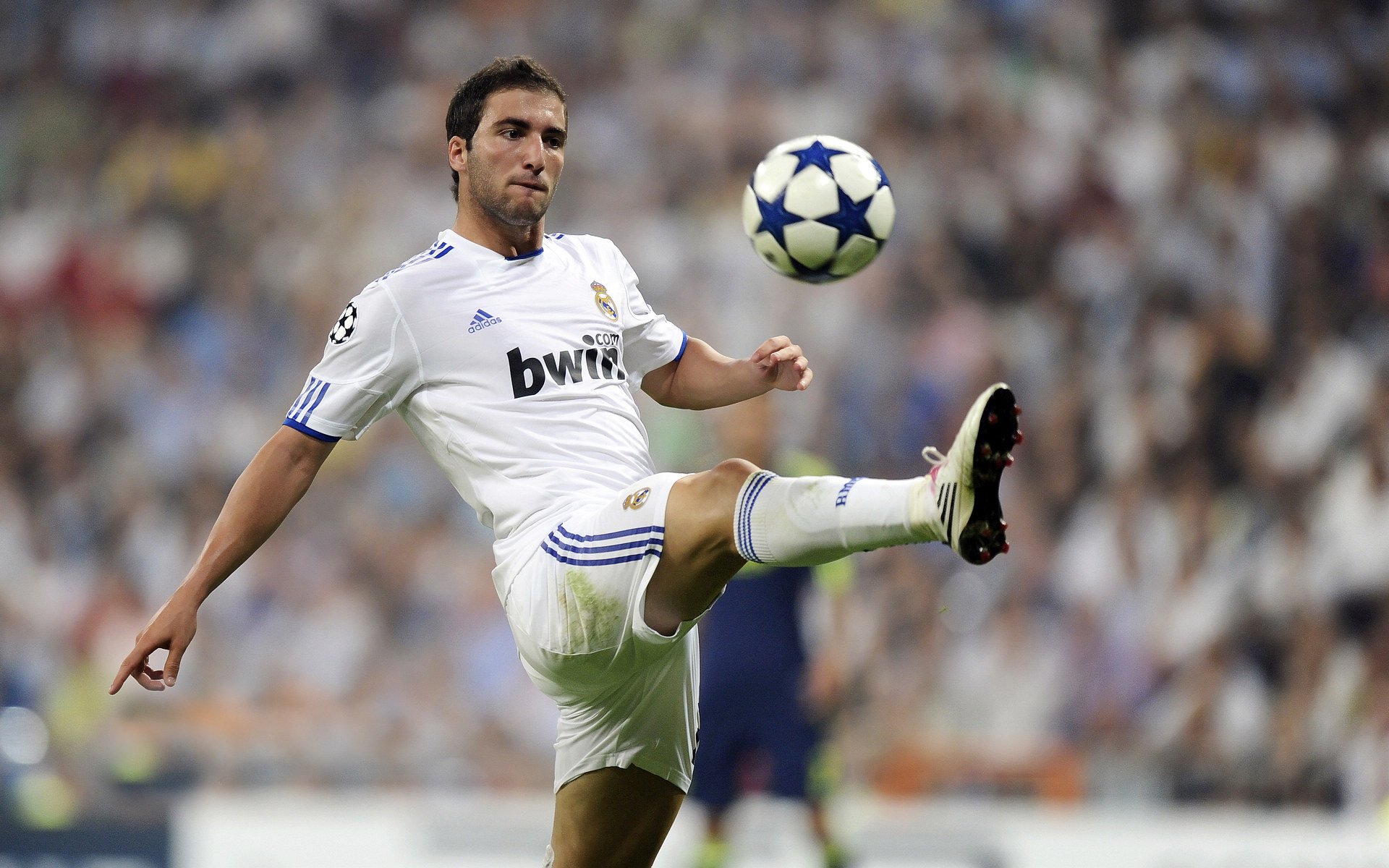 DB电竞平台登录-孤星闪耀基辅，迪马利亚一肩扛起，美国力克乌克兰背后的足球寓言